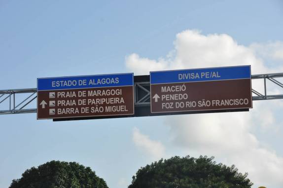 Divisa de estado entre Pernambuco e Alagoas, chegando em Maragogi Divisa de estado entre Pernambuco e Alagoas, chegando em Maragogi