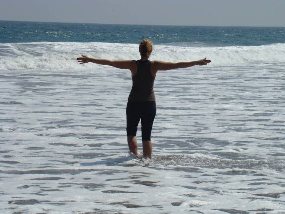Enfrentando as águas frias do Oceano Pacífico em Iquique, no norte do Chile