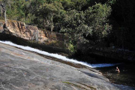 Enfrentando bravamente a água gelada no Complexo da Zilda em Carrancas - MG