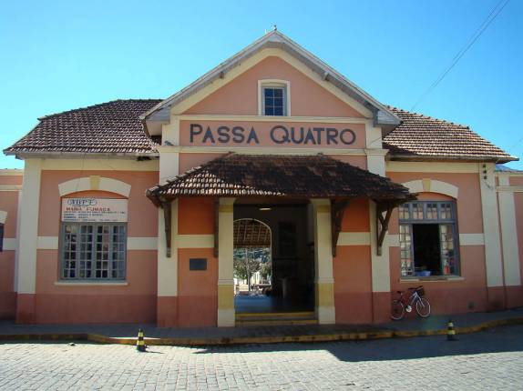 Estação de trens de Passa Quatro - MG Estação de trens de Passa Quatro - MG