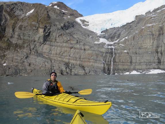Estreando meu caiaque simples na magnífica Gold Harbour, na Geórgia do Sul Estreando meu caiaque simples na magnífica Gold Harbour, na Geórgia do Sul
