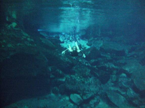 Explorando o Encanto Azul, na Chapada das Mesas, região de Riachão - MA Explorando o Encanto Azul, na Chapada das Mesas, região de Riachão - MA