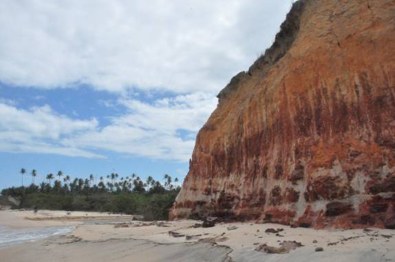 Falésia colorida na Barra do Cahy, em Cumuruxatiba - BA
