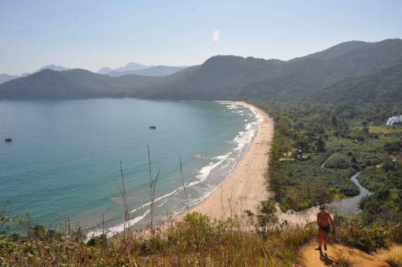 Fim da pirambeira entre as praias do Sono e do Antigo, em Parati - RJ Fim da pirambeira entre as praias do Sono e do Antigo, em Parati - RJ