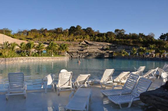 Fim de tarde, aproveitando a piscina vazia do Hot Park, na Pousada do Rio Quente, perto de Caldas Novas em Goiás Fim de tarde, aproveitando a piscina vazia do Hot Park, na Pousada do Rio Quente, perto de Caldas Novas em Goiás