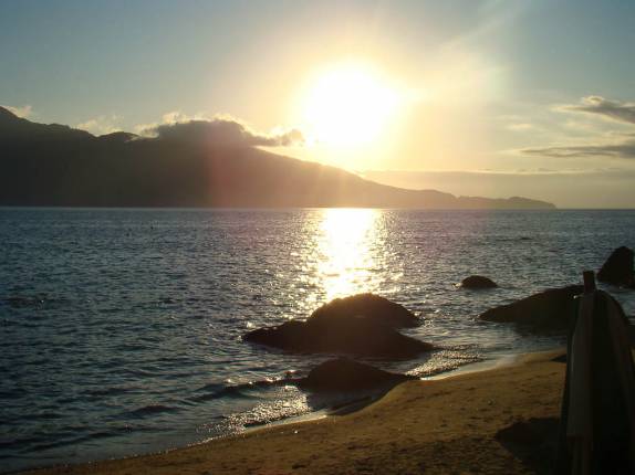 Final de tarde na praia do Viana em Ilha Bela - SP Final de tarde na praia do Viana em Ilha Bela - SP