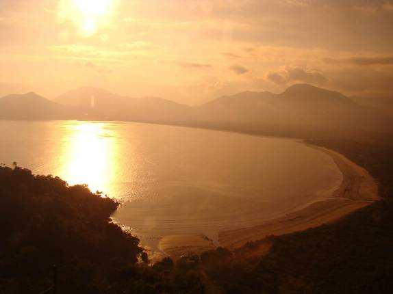 Final de tarde visto sob a lente do óculos na estrada da Almada em Ubatuba - SP