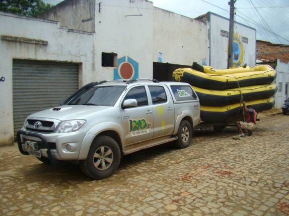 Fiona estreia seu reboque em grande estilo, em Taboquinha, região de Itacaré - BA Fiona estreia seu reboque em grande estilo, em Taboquinha, região de Itacaré - BA