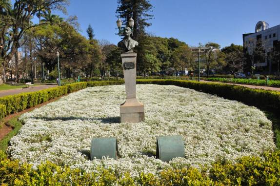 Flores na Praça da Liberdade, em Belo Horizonte - MG Flores na Praça da Liberdade, em Belo Horizonte - MG