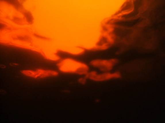 Foto subaquática no poço da Cachoeira do Sossego, para mostrar a cor de Coca-cola da água, em Lençóis, na Chapada Diamantina - BA