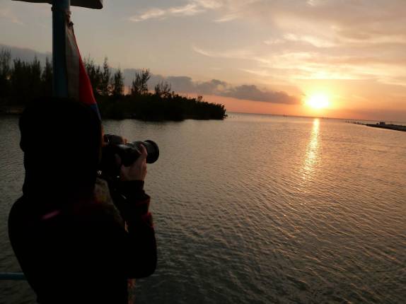Fotografando o pôr-do-sol na Isla de la Juventud, em Cuba Fotografando o pôr-do-sol na Isla de la Juventud, em Cuba