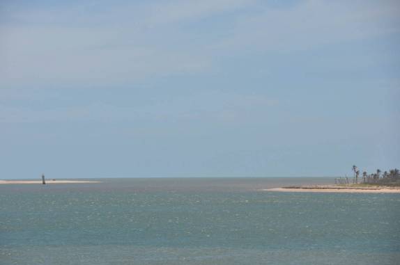 Foz do Rio São Francisco, divisa entre os estados de Alagoas e Sergipe (município de Piaçabuçu - AL)