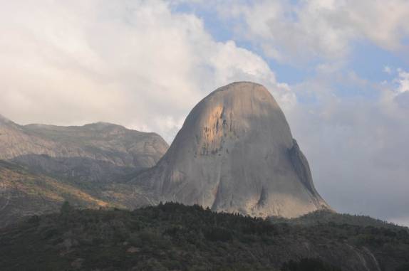 Gigantesco monolito em Pedra Azul, região de Domingos Martins - ES