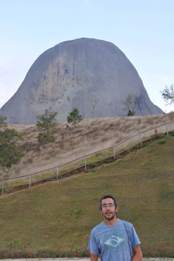 Gigantesco monolito em Pedra Azul, região de Domingos Martins - ES