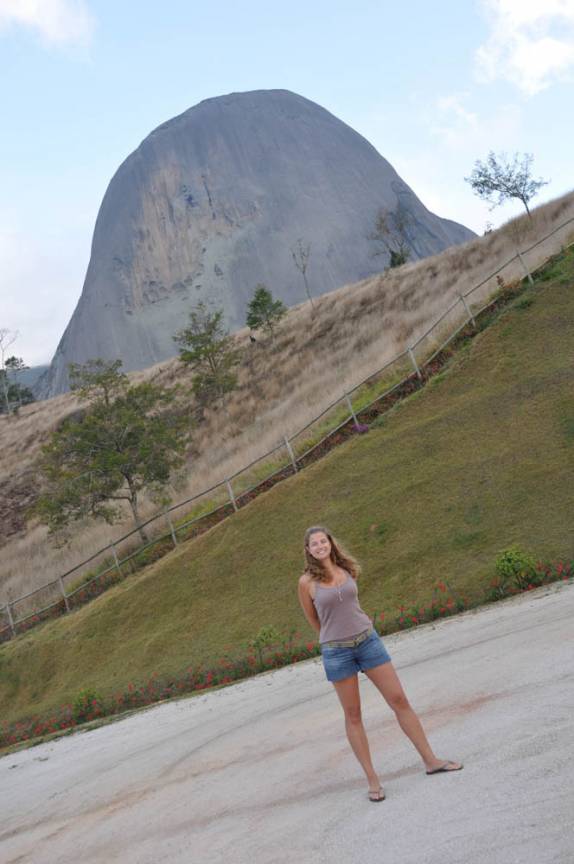 Gigantesco monolito em Pedra Azul, região de Domingos Martins - ES Gigantesco monolito em Pedra Azul, região de Domingos Martins - ES
