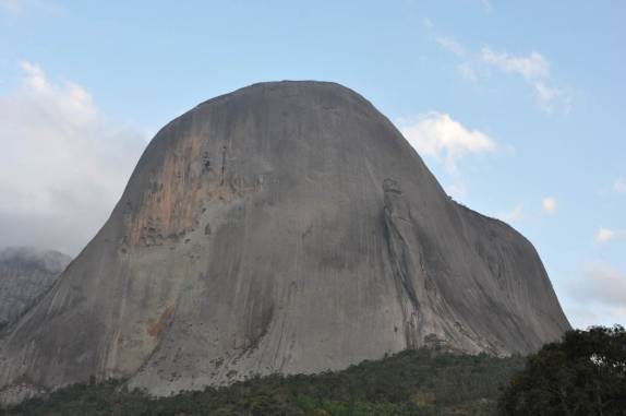 Gigantesco monolito em Pedra Azul, região de Domingos Martins - ES