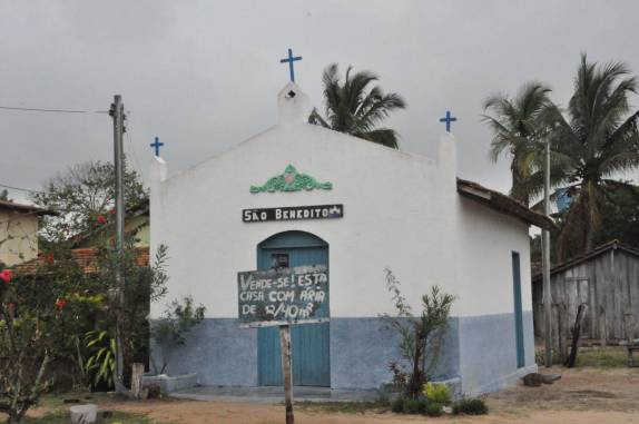 Igreja a venda? (em Corumbau - BA)