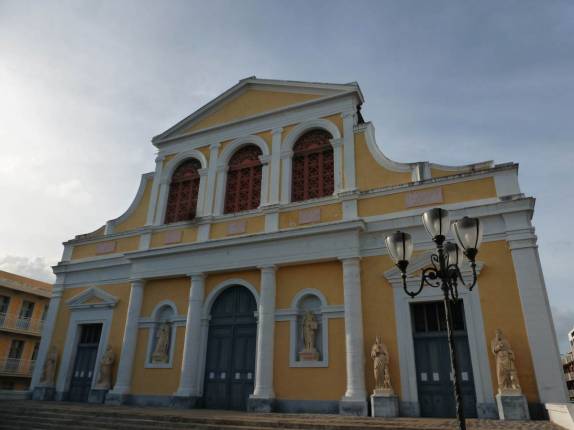 Igreja em Pointe-à-Pitre, capital de Guadalupe Igreja em Pointe-à-Pitre, capital de Guadalupe