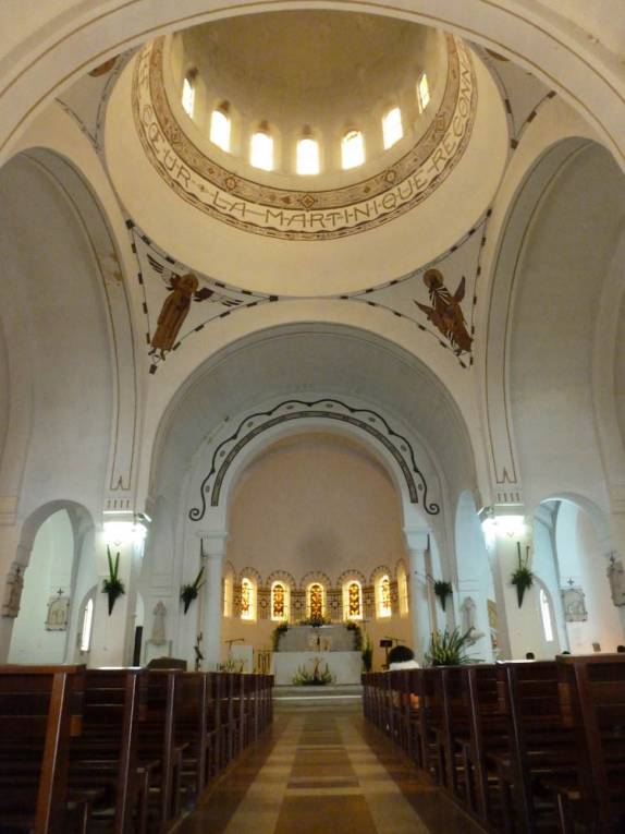 Interior da igreja Sacre Coeur de Balate, em Fort-de-France, na Martinica Interior da igreja Sacre Coeur de Balate, em Fort-de-France, na Martinica