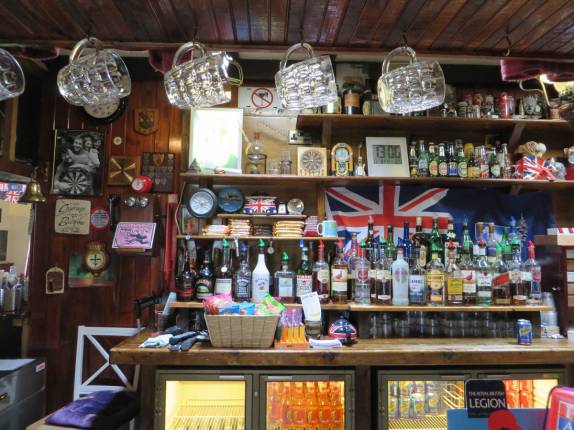 Interior de um pub em Port Stanley, a capital de Falkland