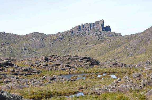 InÃcio da subida para Agulhas Negras. Prateleiras ao fundo - RJ InÃcio da subida para Agulhas Negras. Prateleiras ao fundo - RJ