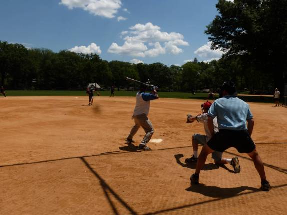 Jogo de beisebol no Central Park, em Nova Iorque, nos Estados Unidos