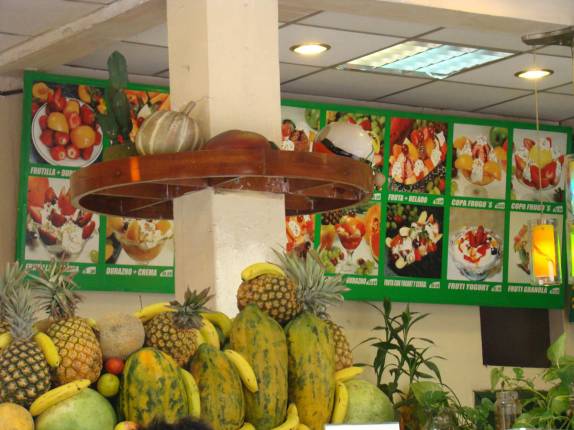 Loja de sanduíches e vitaminas em Guayaquil, no Equador