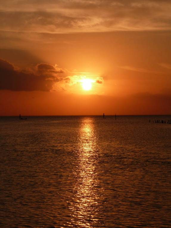 Magnífico pôr-do-sol na Isla de la Juventud, em Cuba Magnífico pôr-do-sol na Isla de la Juventud, em Cuba