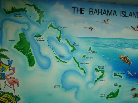 Mapa das Bahamas, pintado em parede do aeroporto de Nassau Mapa das Bahamas, pintado em parede do aeroporto de Nassau