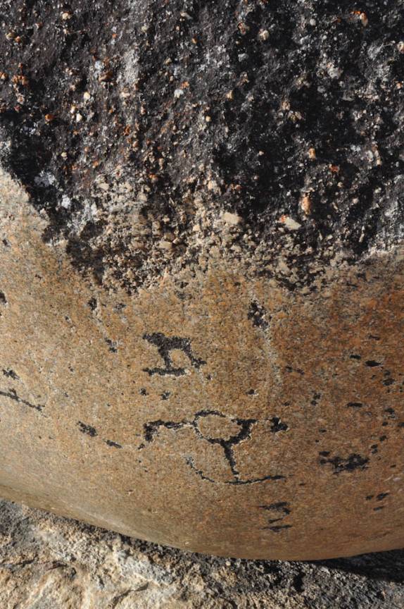 Matacão, parte polido parte não polido, no Lajedo Sítio Bravo, região de Cabaceiras - PB