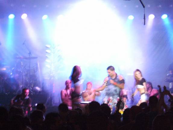 Mesmo com chuva, show no bar Pirata, em Fortaleza - CE Mesmo com chuva, show no bar Pirata, em Fortaleza - CE