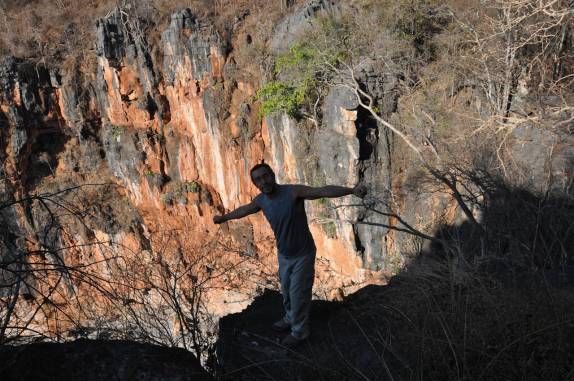 Mirante do Buraco dos Macacos, no Parque Nacional Cavernas do Peruaçu, próximo à Januária - MG Mirante do Buraco dos Macacos, no Parque Nacional Cavernas do Peruaçu, próximo à Januária - MG