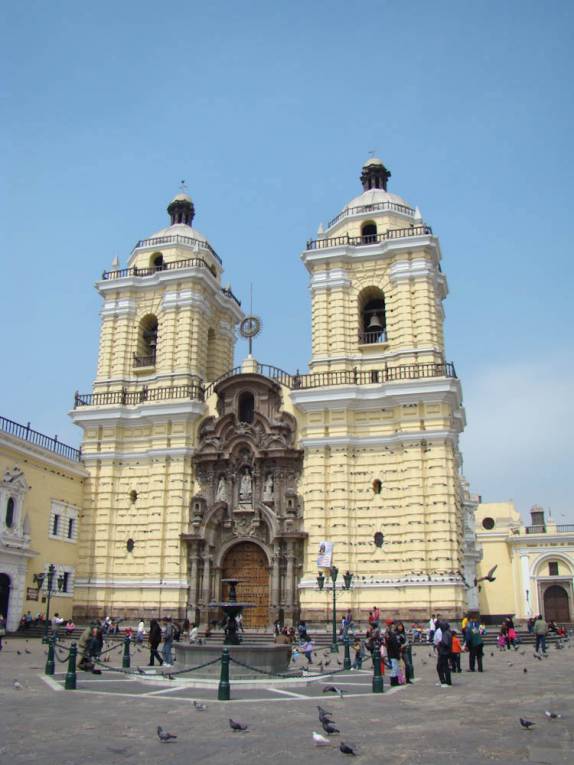 Monastério de San Francisco, em Lima, capital do Peru Monastério de San Francisco, em Lima, capital do Peru