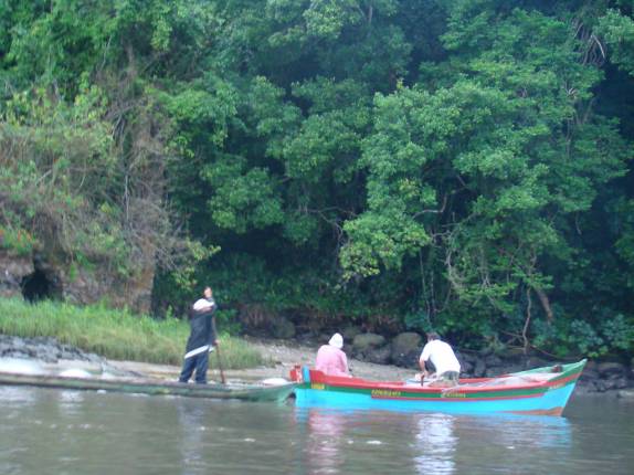 Moradores da Ilha da Pinheira Moradores da Ilha da Pinheira