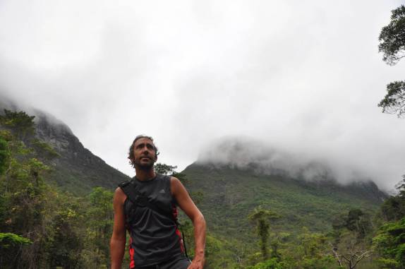 Morro do Castelo entre nuvens, no Vale do Pati, na Chapada Diamantina - BA Morro do Castelo entre nuvens, no Vale do Pati, na Chapada Diamantina - BA