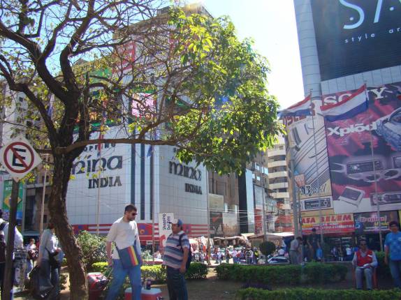 Movimento em Ciudad del Este, no Paraguai Movimento em Ciudad del Este, no Paraguai