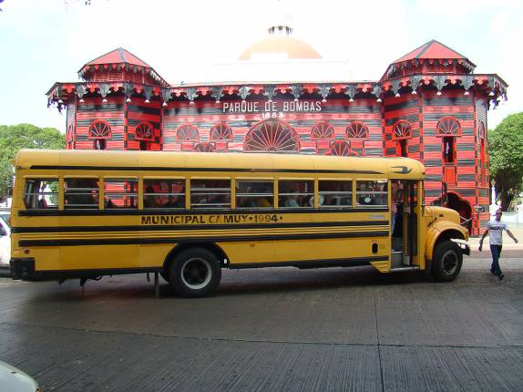 Museu dos bombeiros, na praça  central de Ponce - Porto Rico