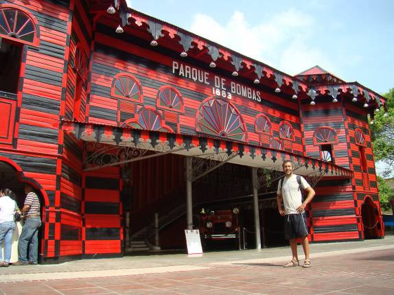 Museu dos bombeiros, na praça central de Ponce - Porto Rico Museu dos bombeiros, na praça central de Ponce - Porto Rico