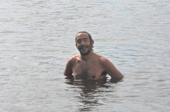 Nadando na Barra do Cahy, em Cumuruxatiba - BA Nadando na Barra do Cahy, em Cumuruxatiba - BA