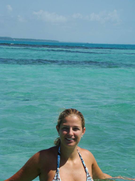 Nadando nas piscinas naturais em Maragogi - AL