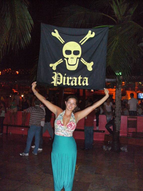 Night com chuva no Pirata, em Fortaleza - CE Night com chuva no Pirata, em Fortaleza - CE