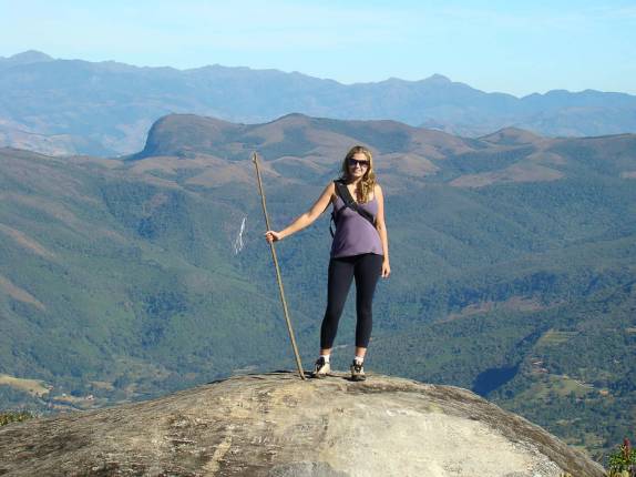 No alto do Pico do Papagaio no Vale do Matutu - MG No alto do Pico do Papagaio no Vale do Matutu - MG