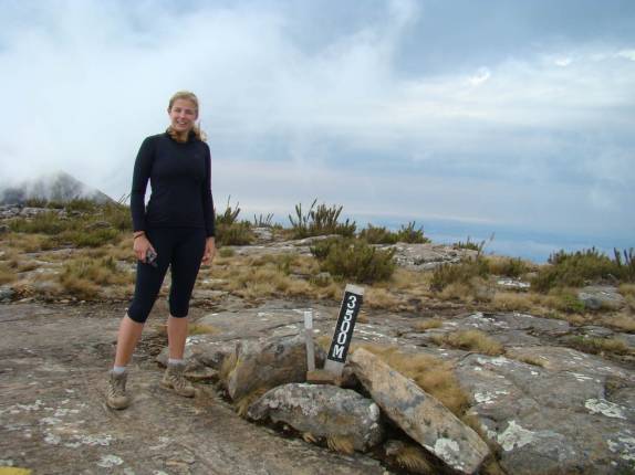 No cume do Pico do Calçado, na trilha capixaba de acesso ao Pico da Bandeira, no Parque Nacional do Caparaó - MG/ES