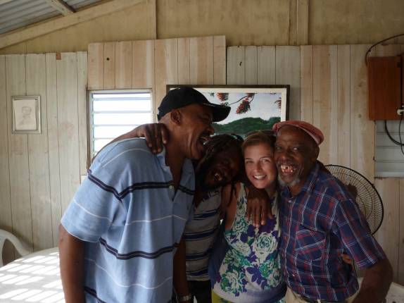 Nos admiradores em restaurante no interior de Montserrat, no Caribe