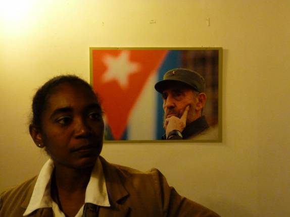 Nossa guia na Fortaleza de San Carlos, em Havana - Cuba Nossa guia na Fortaleza de San Carlos, em Havana - Cuba