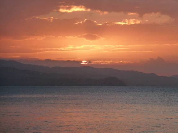 Nosso primeiro pôr-do-dol na Jamaica, em Montego Bay Nosso primeiro pôr-do-dol na Jamaica, em Montego Bay