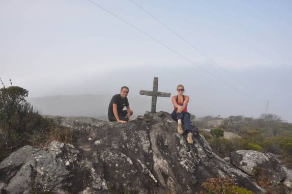 O cruzeiro no alto do Pico do Itambé, na região de Capivari - MG