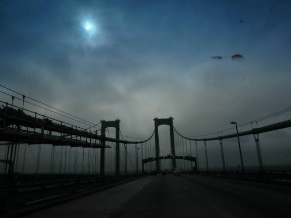 O estranho sol azul que nos espera em New Jersey, nos Estados Unidos O estranho sol azul que nos espera em New Jersey, nos Estados Unidos