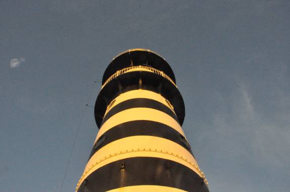 O farol da ilha de Santa Bárbara em Abrolhos - BA