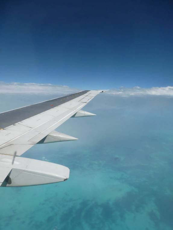 O incrível mar na costa sul de Cuba, voando para Havana